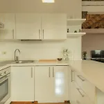 Apartament Piazza San Giacomo Emerald Loft With Parking