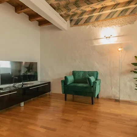 Piazza San Giacomo Emerald Loft With Parking Apartment *