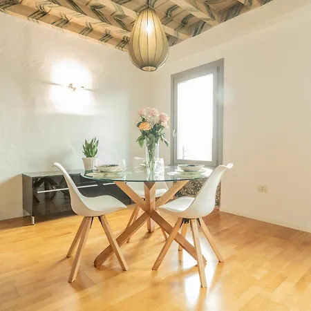 Piazza San Giacomo Emerald Loft With Parking
