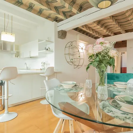 Apartament Piazza San Giacomo Emerald Loft With Parking Udine