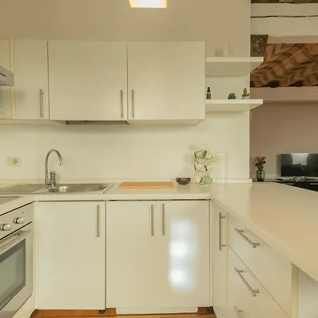 Διαμέρισμα Piazza San Giacomo Emerald Loft With Parking